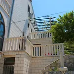 And Mir Zaton (Dubrovnik-Neretva)