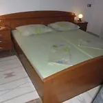 And Mir بيت ضيافة زاتون