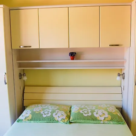 Apartments&rooms Mir