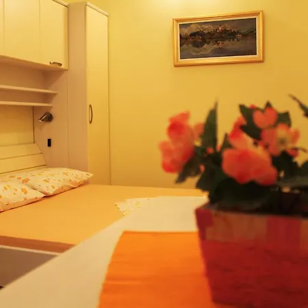 Apartments&rooms Mir