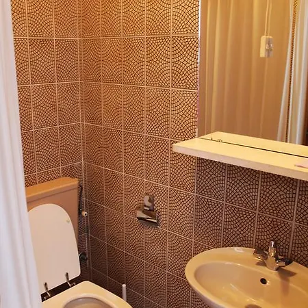 بيت ضيافة And Mir