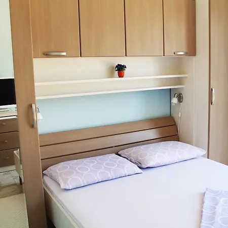 Affittacamere Apartments&rooms Mir