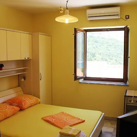 Affittacamere Apartments&rooms Mir