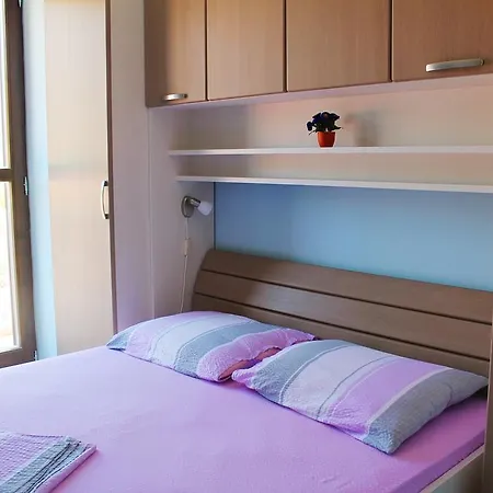 Apartments&rooms Mir
