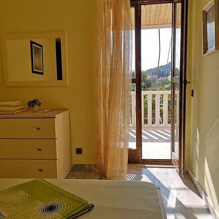 Apartments&rooms Mir Affittacamere 3*